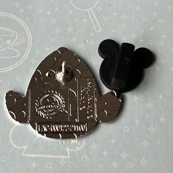 Disney Parks Wishables Dory Pin from Finding Nemo - Picture 3 of 3